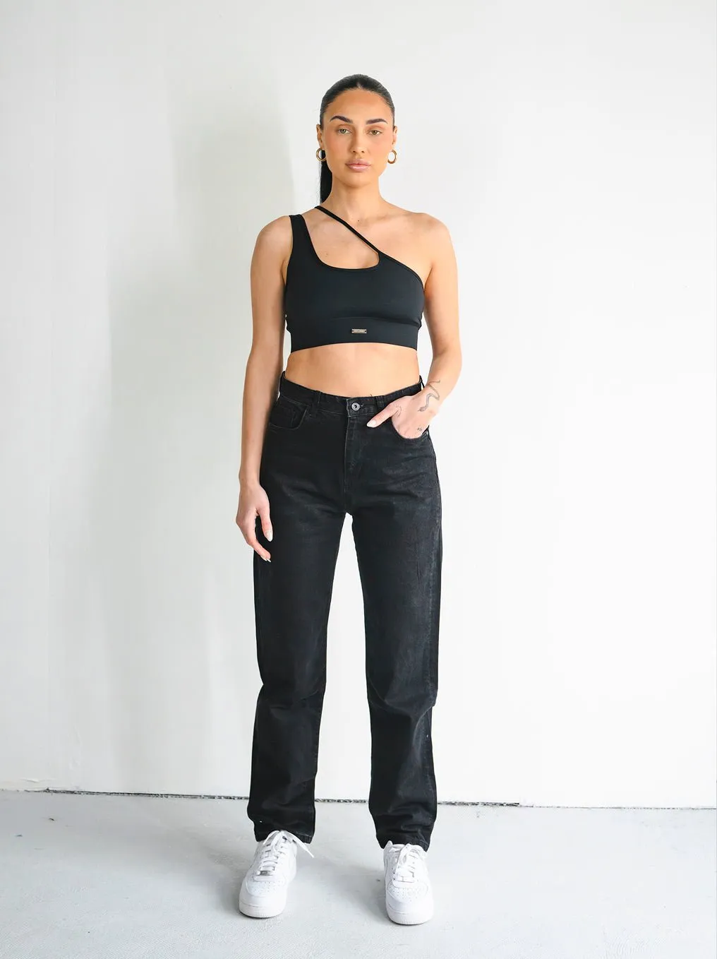 Basic Straight Fit Black Women Jeans