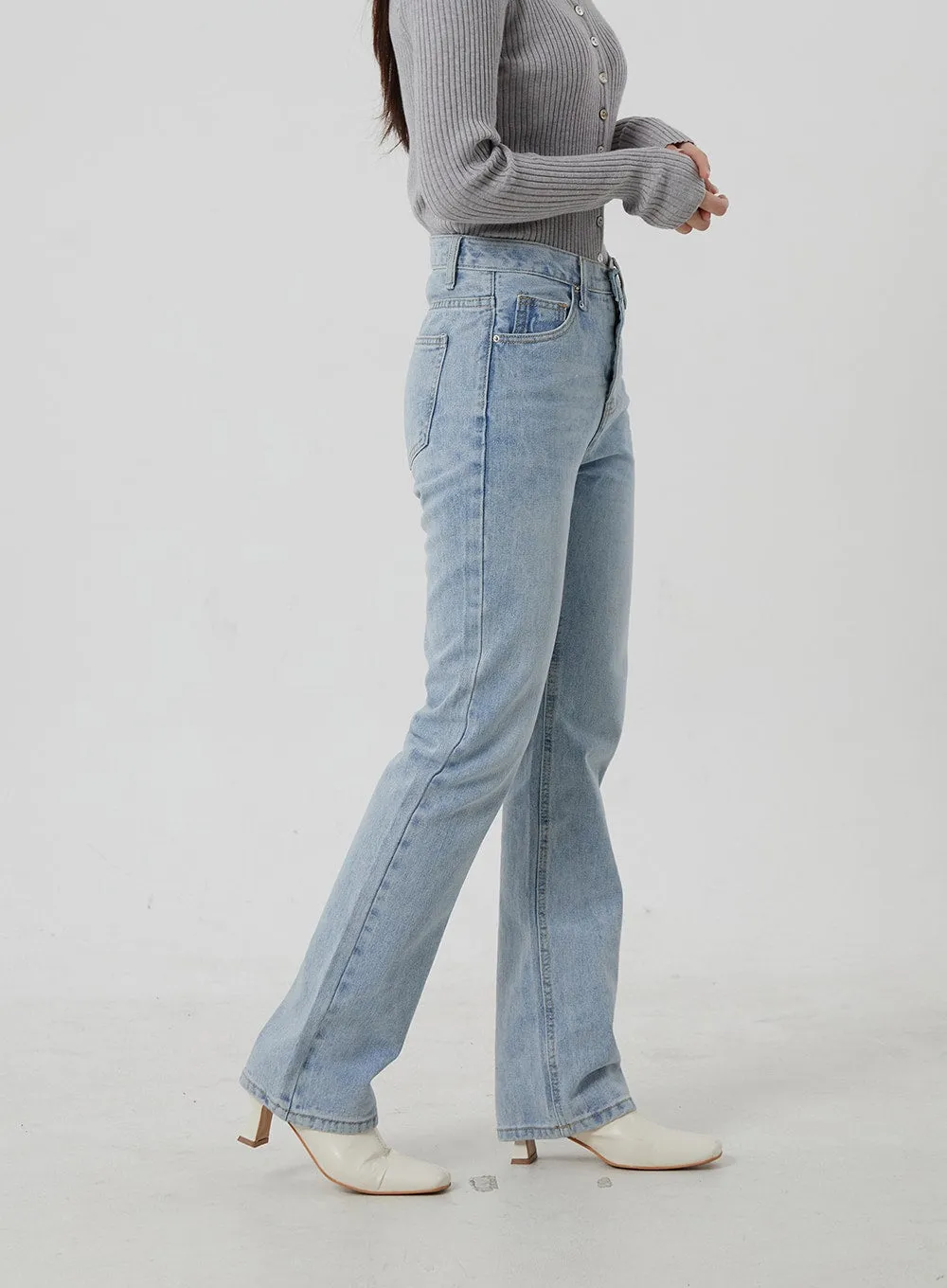 Light Wash Jeans OF302