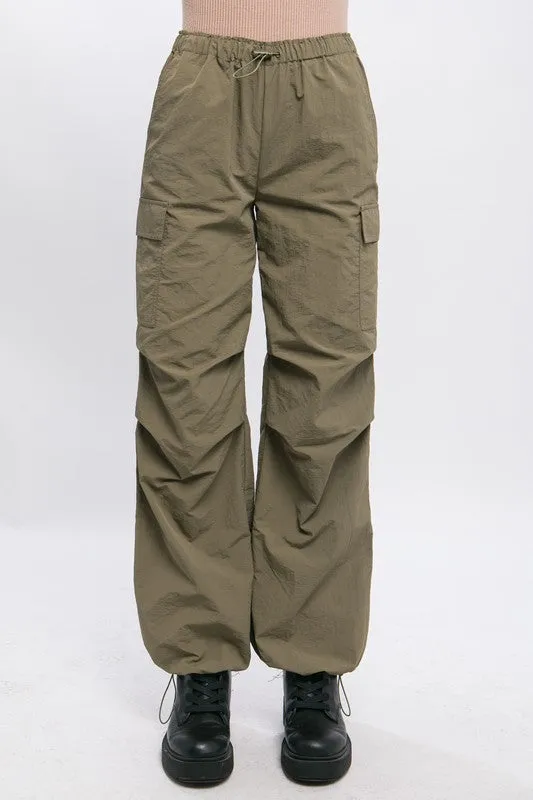 Loose Fit Cargo Pants [online exclusive]