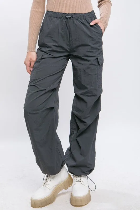 Loose Fit Cargo Pants [online exclusive]