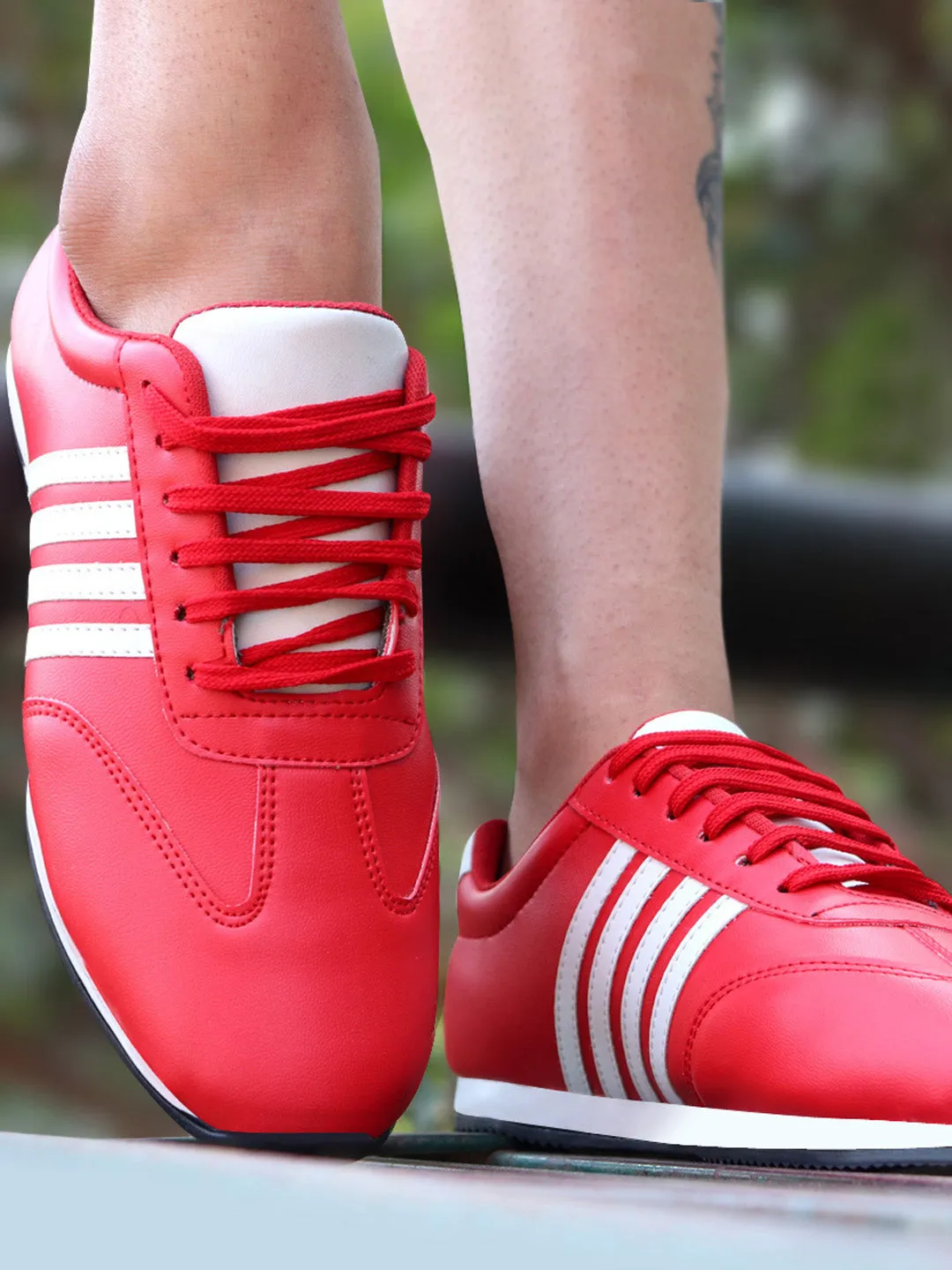 Men Red Classic Lace Up Sneakers